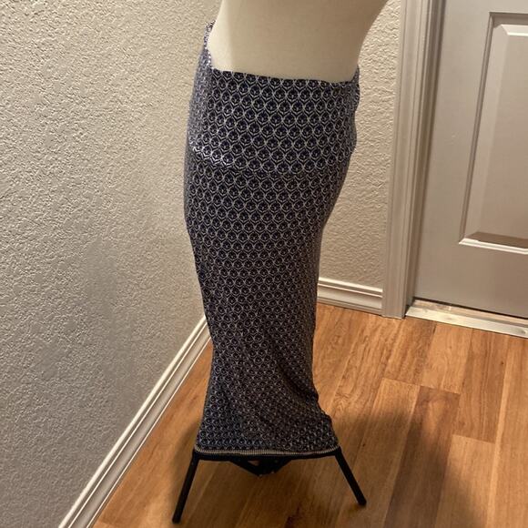 Max Studio Women’s Floral Maxi Pencil Skirt EUC Sz M Stretchy Rayon Lined - Picture 3 of 11